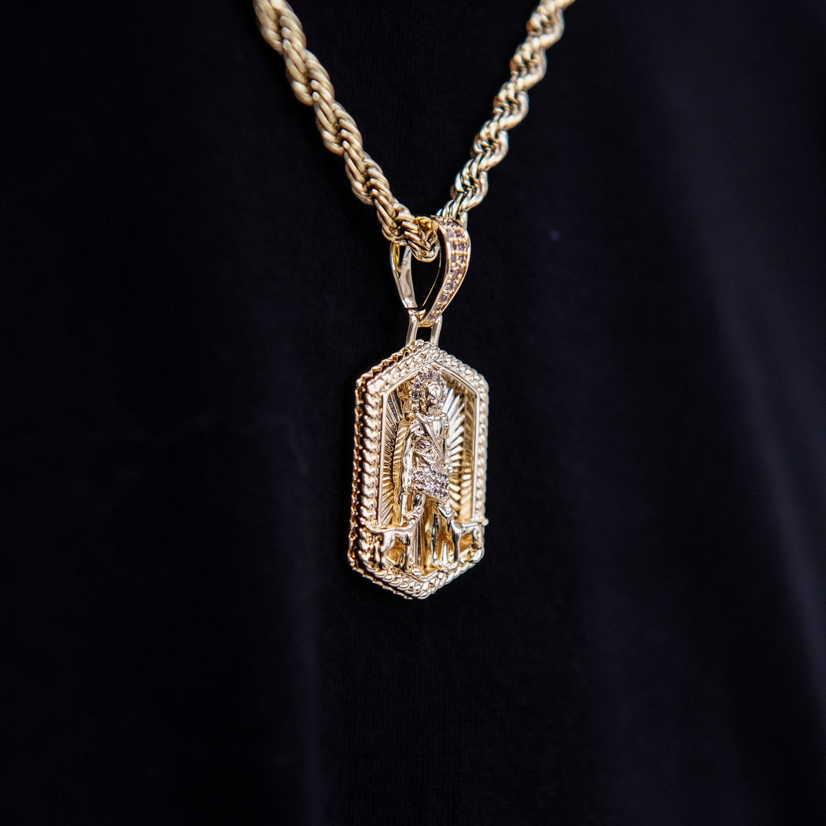 San Lazaro Pendant in Yellow Gold